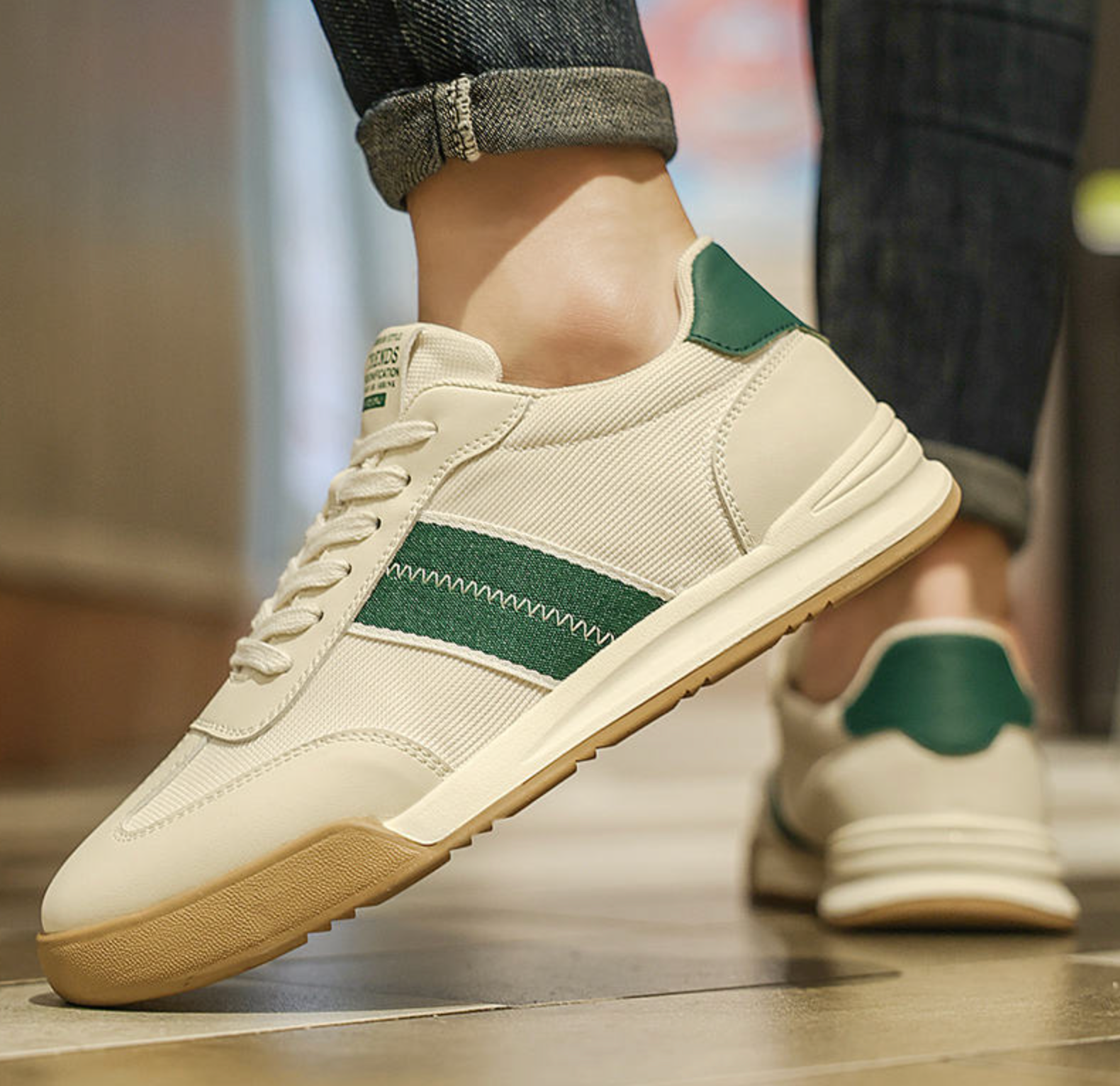 Men’s Lightweight Casual Sports Shoes