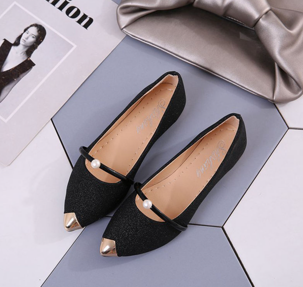 Women’s Pointed-Toe Leather Flats